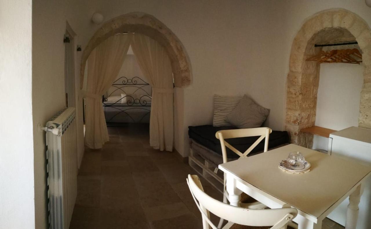 B&B Trullo Raggio Di Luce มาร์ตินาฟรังกา ภายนอก รูปภาพ